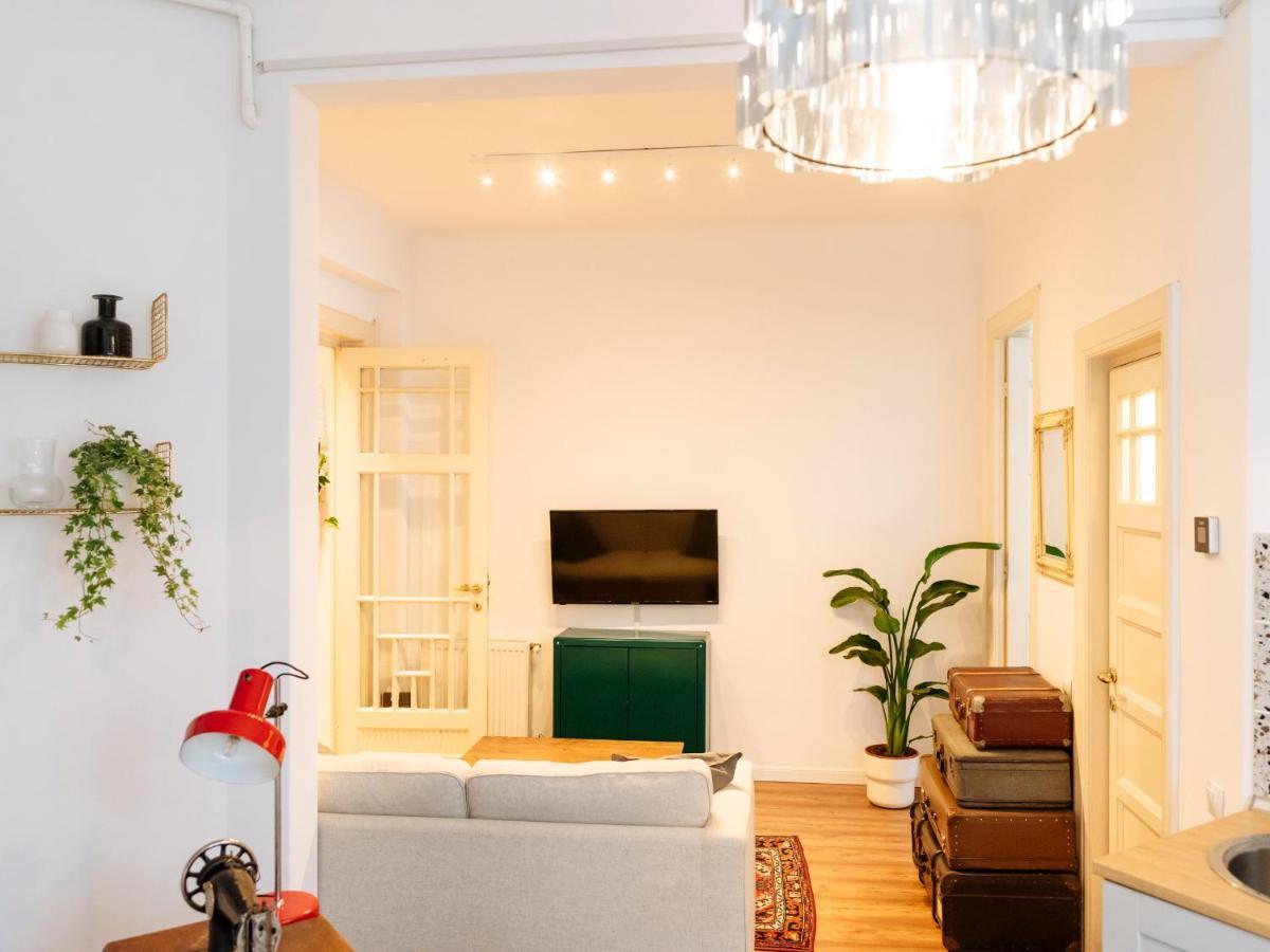 Lovely Vintage Double Studio In City Center Bucharest Exterior photo